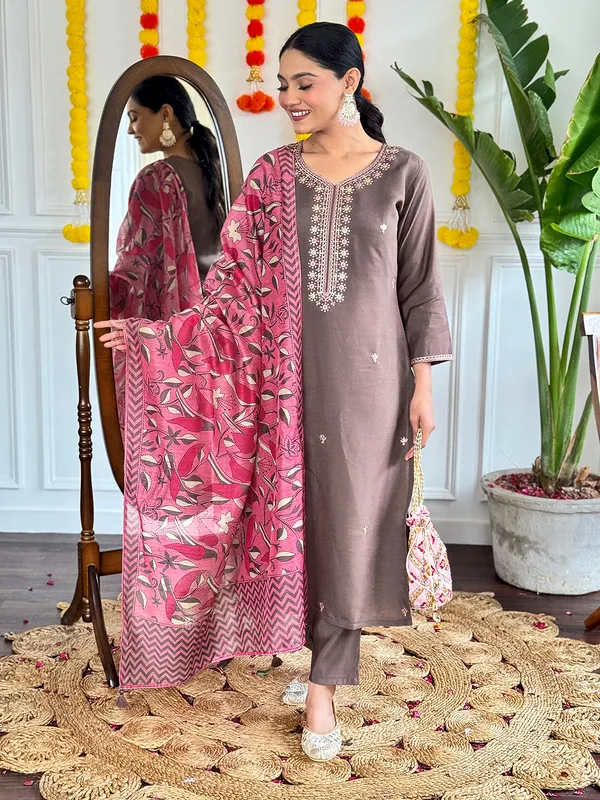 Brown_Viscose_Chanderi_Embroidered_Straight_Kurta_With_Viscose_Pant_And_Linen_Dupatta_Sets_For_Women