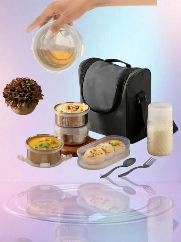 Stainless_Steel_Lunch_Box_For_Kitchen_Use