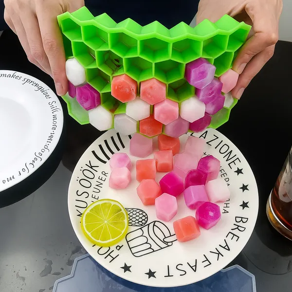 Silicone_Ice_Cube_Tray_For_Kitchen_Use