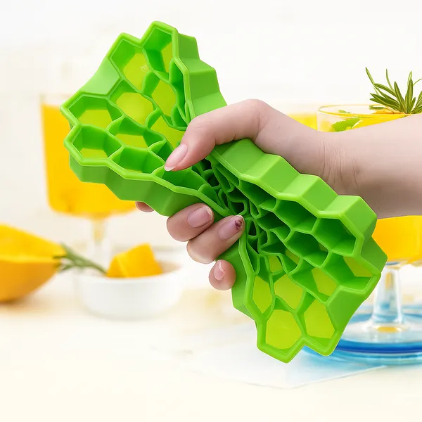 Silicone_Ice_Cube_Tray_For_Kitchen_Use