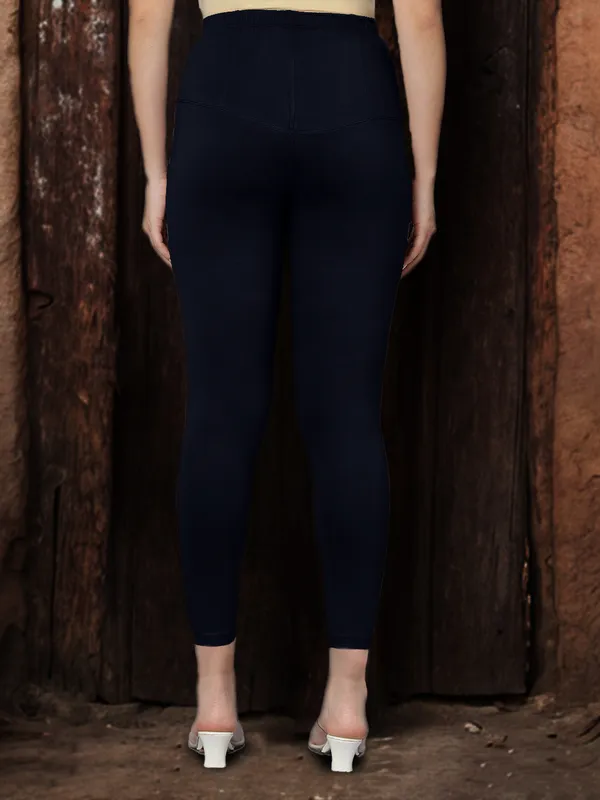 Black_V-Cut_Ankle_Length_Stylish_High-Waist_Leggings_For_Women