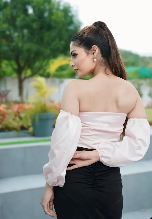 Trendy_Pearl_Pink_Strapless_Tube_Top_with_Matching_Gloves