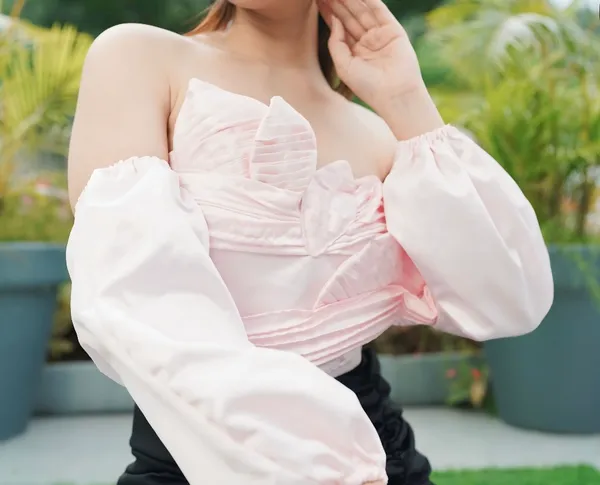 Trendy_Pearl_Pink_Strapless_Tube_Top_with_Matching_Gloves