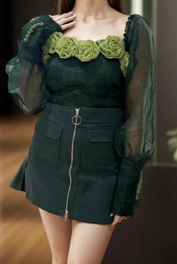 Dark_And_Light_Little_Flower_Crop_Top_For_Women