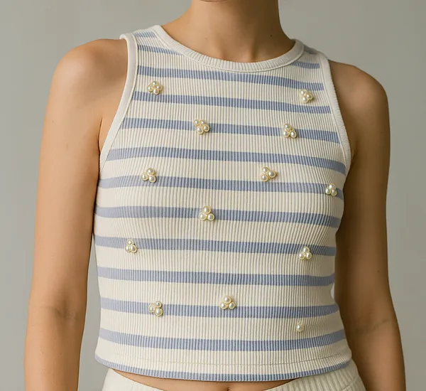 Ice_blue_and_white_strip_with_pearling