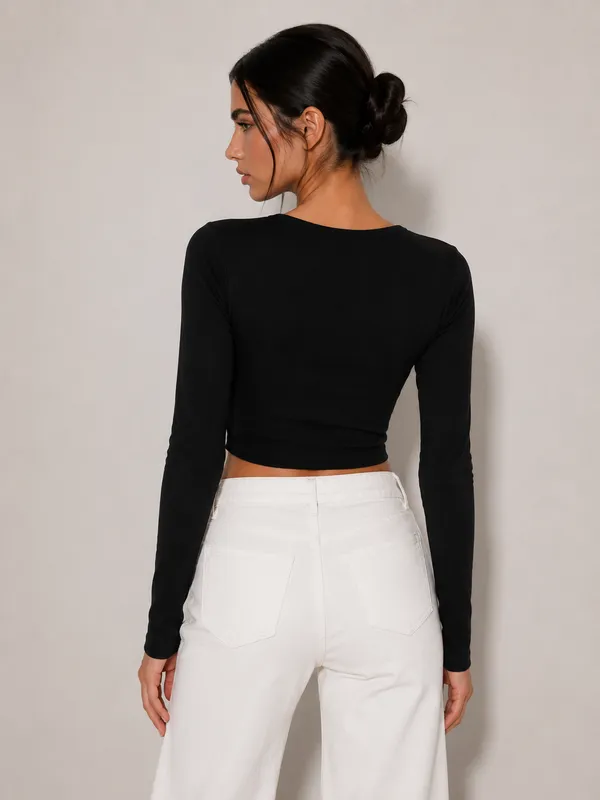 black_and_white_embossed_flower_ribbed_top