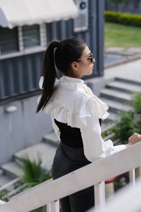 Black_And_White_Combined_Knitted_Crop_Top_For_Women