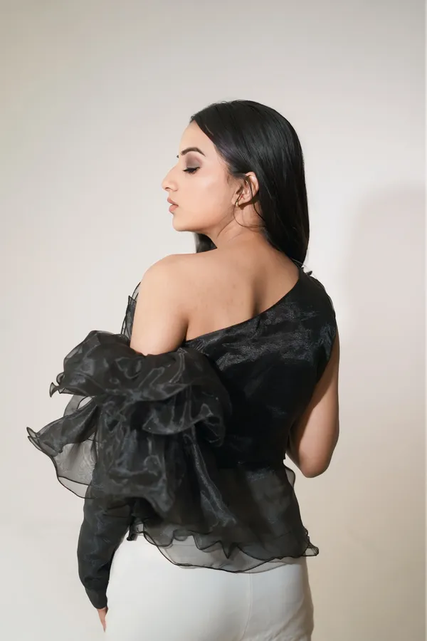 Black_One_Shoulder_Full_Ruffle_Crop_Top_For_Women