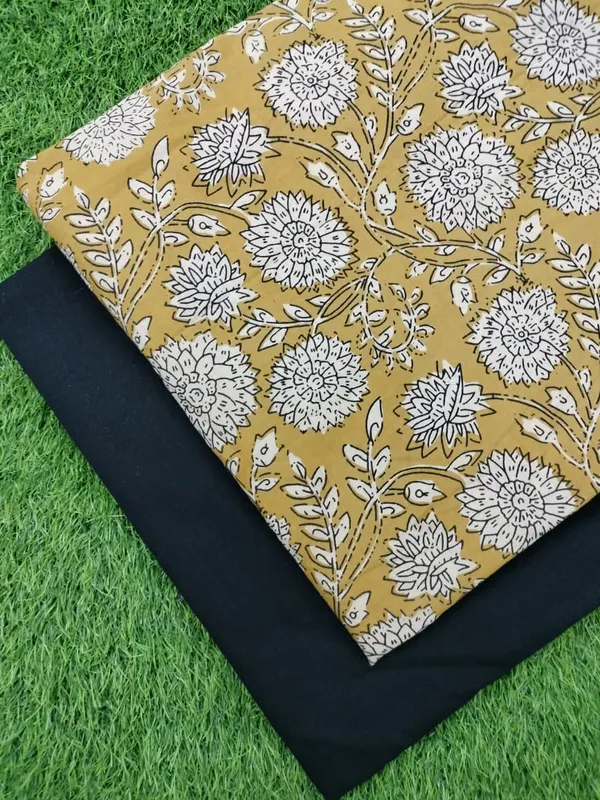 Hand_Block_Printed_Fabric_with_Plain_Kantha_Combo