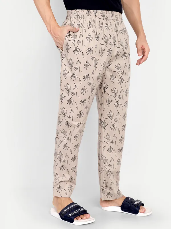 Black_Leaf_Print_Pure_Cotton_Modern_Relaxed_Pajama_For_Men