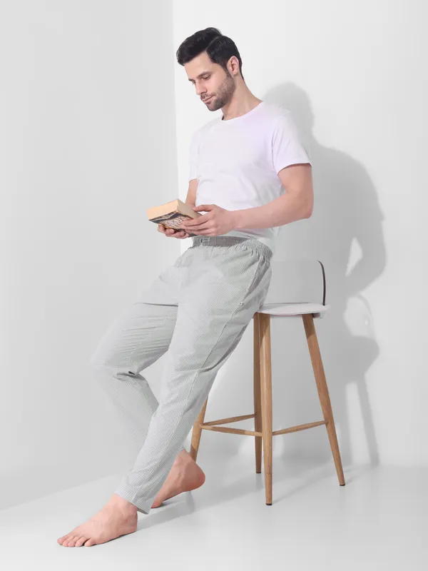 Green_&_Off_White__Check_Pure_Cotton_Modern_Relaxed_Pajama_For_Men