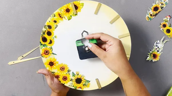 Multicolor_Non-Customizable_Diy_Clock_Making_Kit_Diy_(11_In_Dia_4_Mm)
