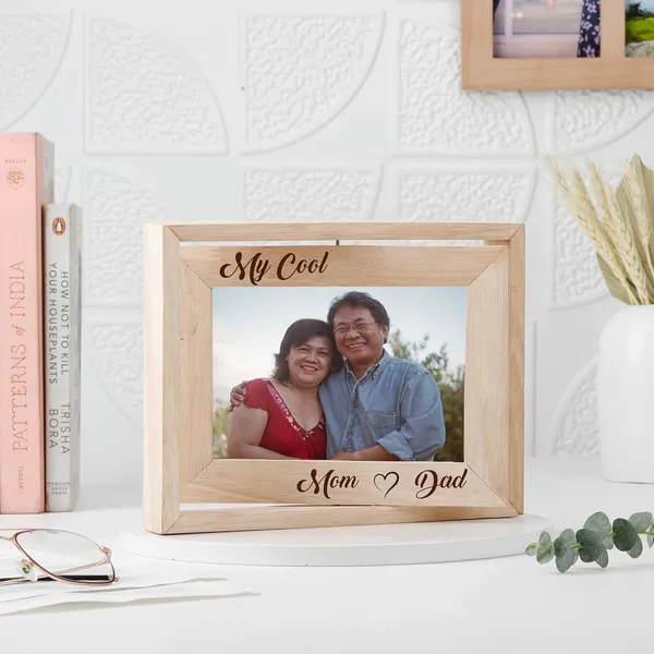 Brown_Customizable_Wooden_Flip_To_Rotating_Photo_Frame_For_Mom_&_Dad