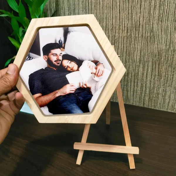 Brown_Customizable_Wooden_Hexagonal_Frame