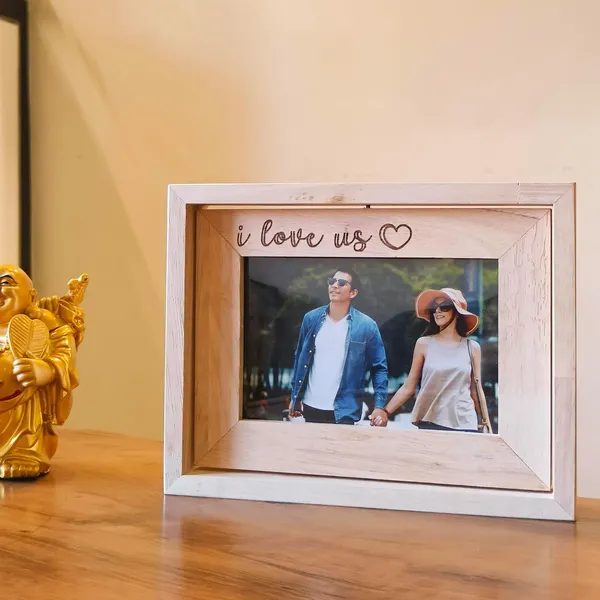 Customizable_Wooden_Rotating_Photo_Frame