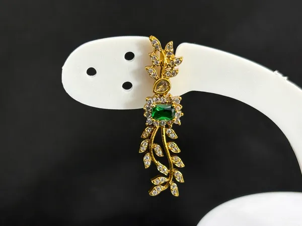 Matt_Gold_Emerald_Vine_Drop_Necklace_Set_For_Women
