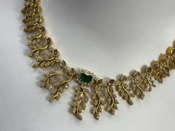 Matt_Gold_Emerald_Vine_Drop_Necklace_Set_For_Women