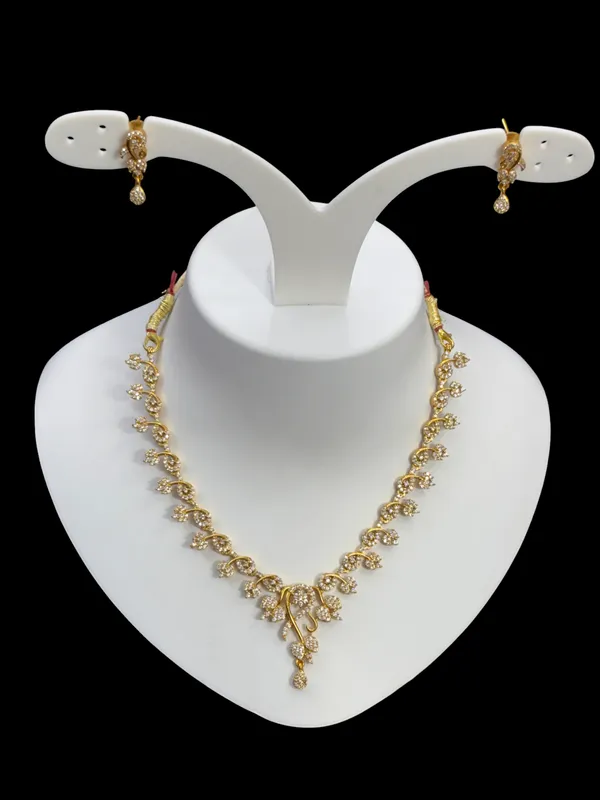 Matt_Gold_Elegant_Crystal_Vine_Necklace_Set_For_Women