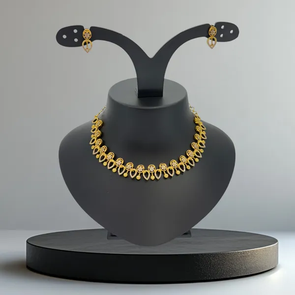 Classic_Gold-Plated_Intricate_Design_Necklace_Set_with_Heart-Shaped_Earrings