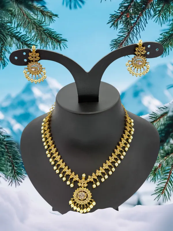 Bridal_Gold-Plated_Necklace_Set_with_Pearl_Drops_&_Designer_Pendant