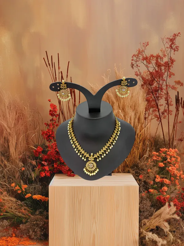 Bridal_Gold-Plated_Necklace_Set_with_Pearl_Drops_&_Designer_Pendant
