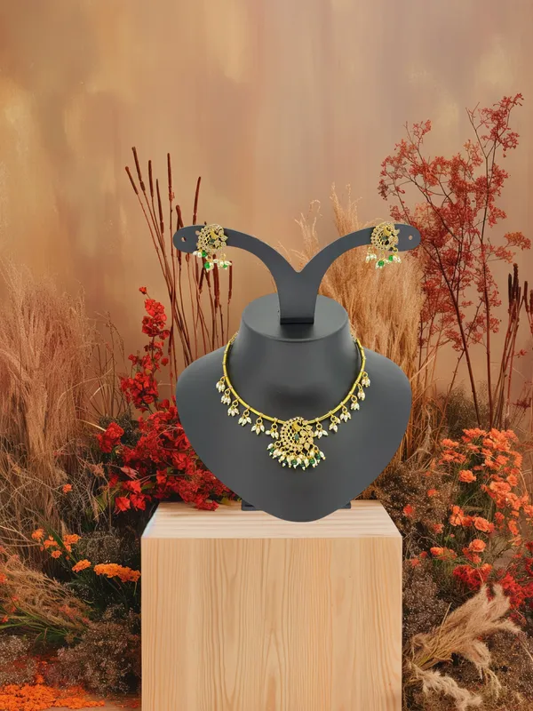 Traditional_Gold-Plated_Green_&_Pearl_Choker_Necklace_Set_with_Earrings