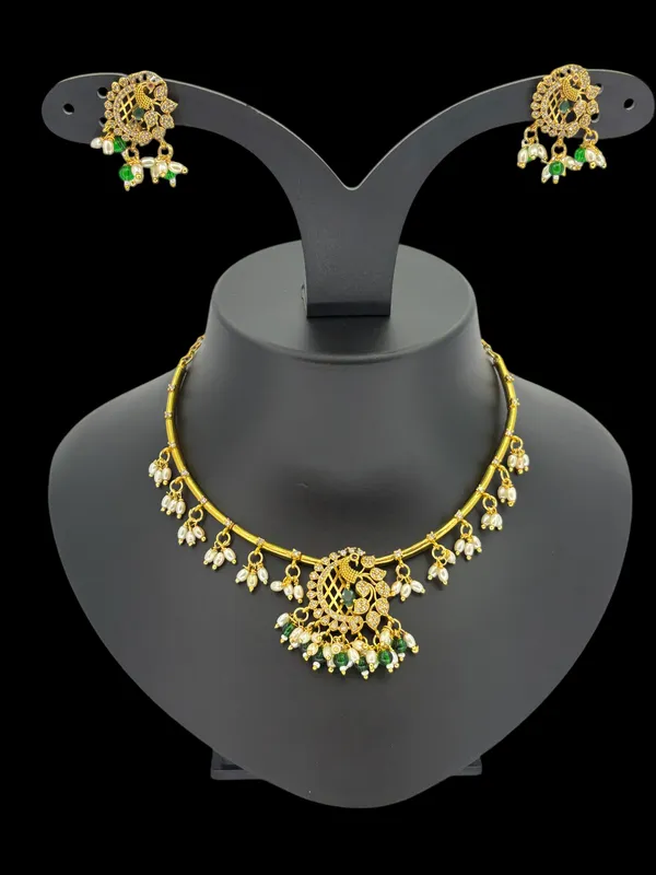 Traditional_Gold-Plated_Green_&_Pearl_Choker_Necklace_Set_with_Earrings