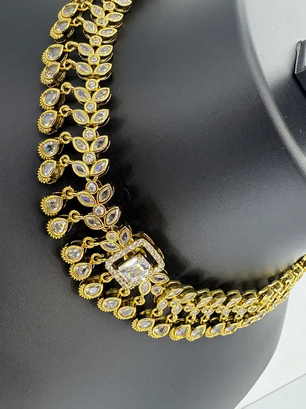Royale_Interchangeable_Stone_Choker_Set