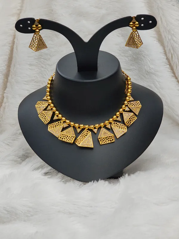 Matt_Gold_American_Diamond_Stone_Necklace_with_Earring_Set_For_Women