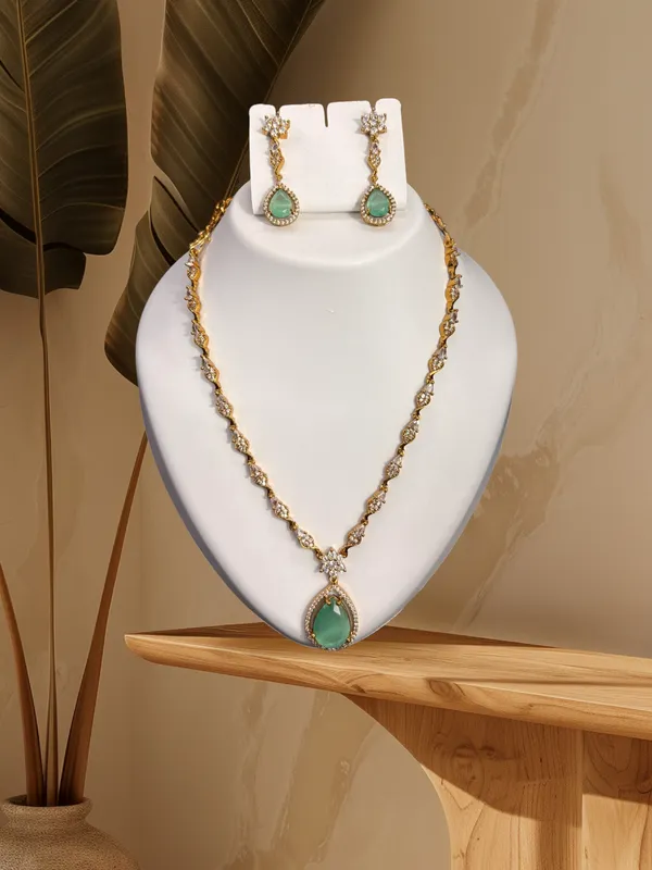 Emerald_Elegance_Necklace_with_Earring_Set_For_Women