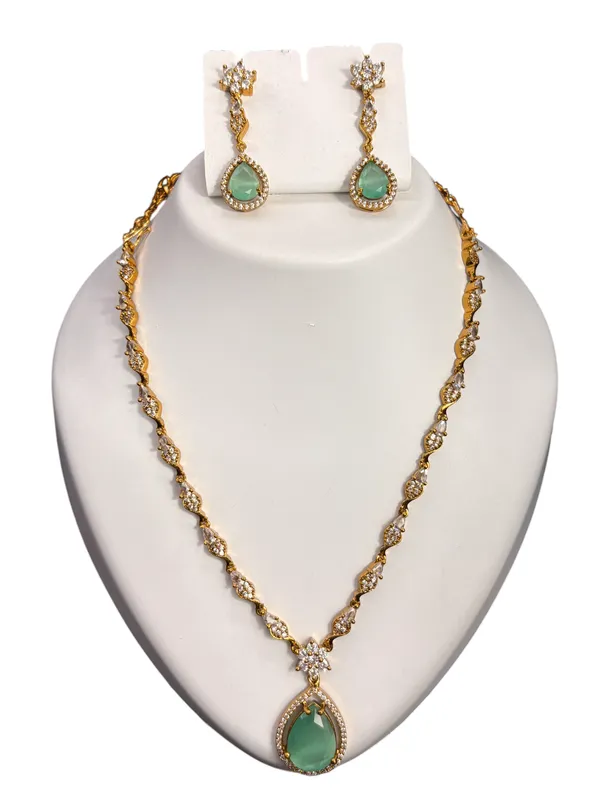 Emerald_Elegance_Necklace_with_Earring_Set_For_Women