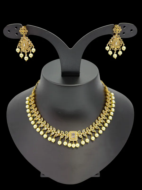 Elegant_Gold-Plated_CZ_Stone_&_Pearl_Choker_Necklace_Set