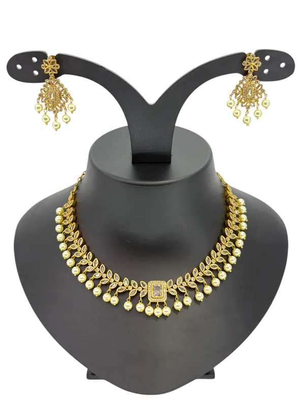 Elegant_Gold-Plated_CZ_Stone_&_Pearl_Choker_Necklace_Set