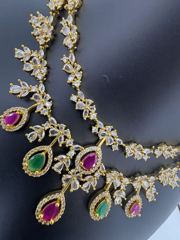 Emerald_Bloom_Leaf_Necklace_Set