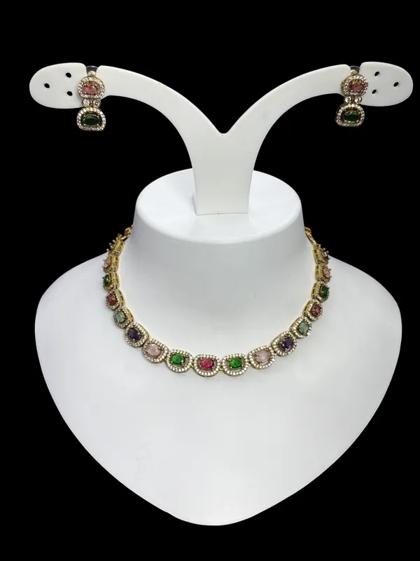 Royal_Multicolor_Oval_Necklace_Set_For_Women