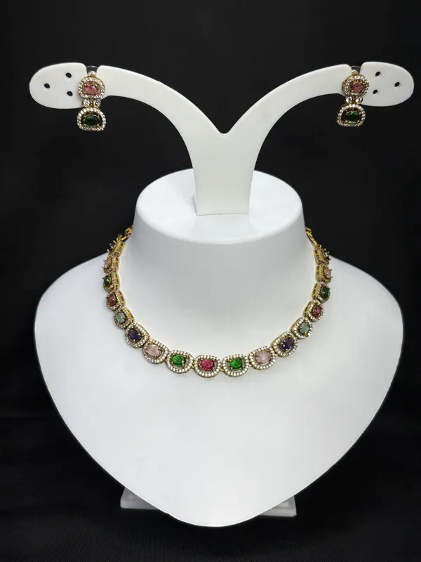 Royal_Multicolor_Oval_Necklace_Set_For_Women