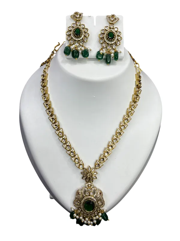 Emerald_Royalty_Necklace_with_Earring_Set_For_Women