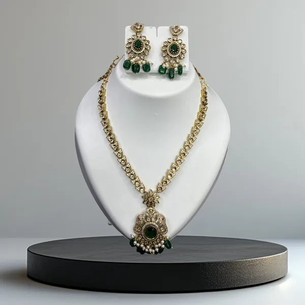Emerald_Royalty_Necklace_with_Earring_Set_For_Women