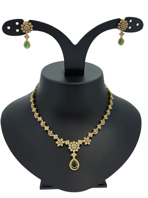 Emerald_Blossom_Gold-Plated_Necklace_Set
