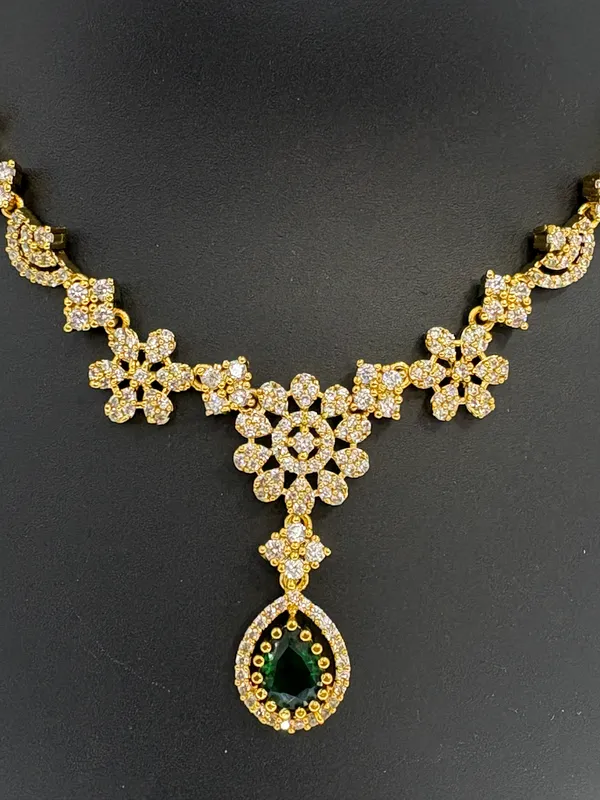 Emerald_Blossom_Gold-Plated_Necklace_Set