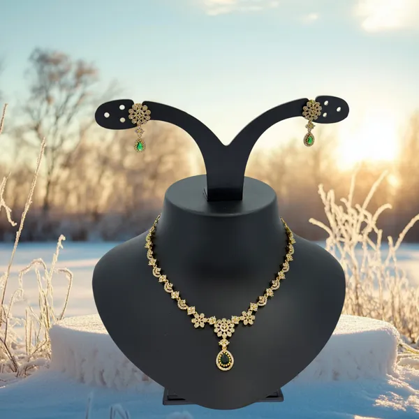 Emerald_Blossom_Gold-Plated_Necklace_Set
