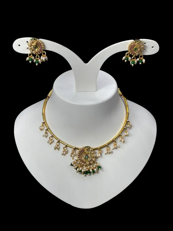 Matt_Gold_Antique_Necklace_Set_For_Women