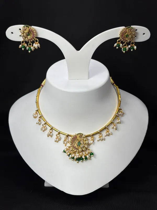 Matt_Gold_Antique_Necklace_Set_For_Women