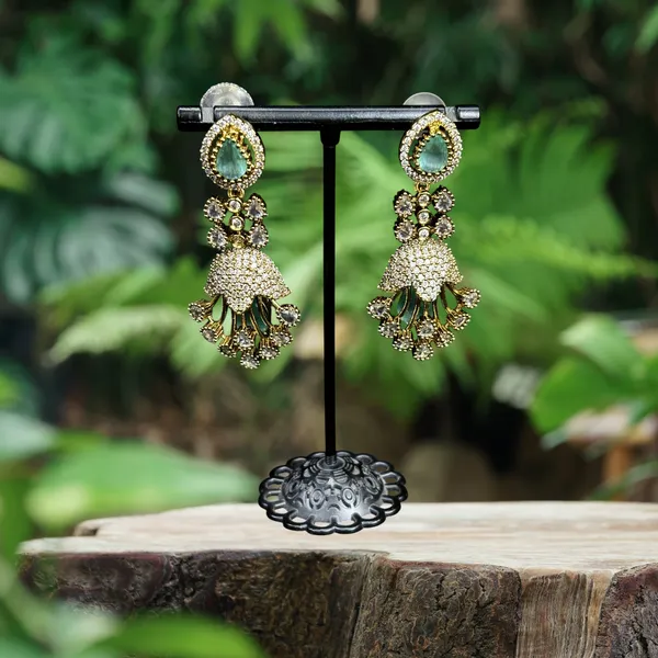 Matte_Gold_American_Diamond_Stone_Earring_Set_For_Women