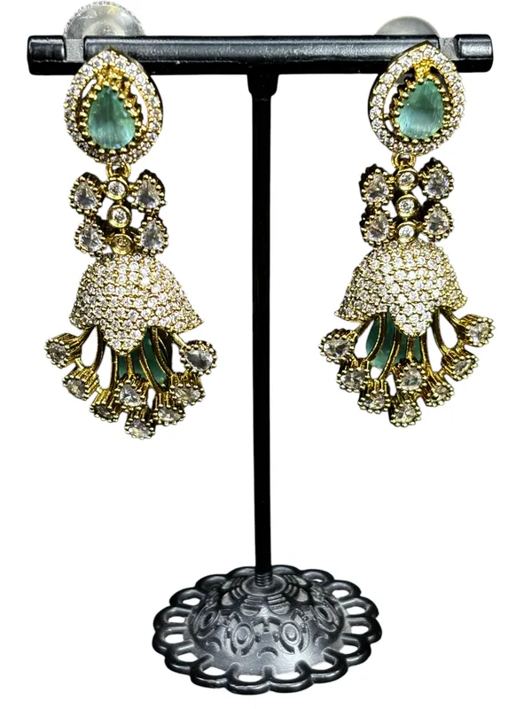 Matte_Gold_American_Diamond_Stone_Earring_Set_For_Women