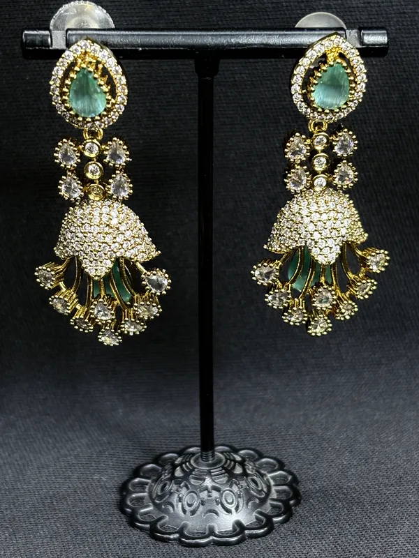 Matte_Gold_American_Diamond_Stone_Earring_Set_For_Women