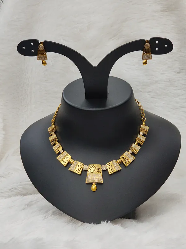 Matt_Gold_American_Diamond_Stone_Necklace_with_Earring_Set_For_Women