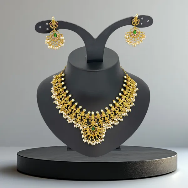 Regal_Lakshmi_Pearl_Choker_Set