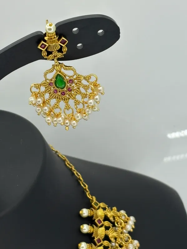 Regal_Lakshmi_Pearl_Choker_Set
