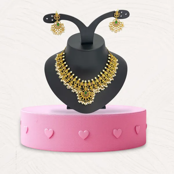 Regal_Lakshmi_Pearl_Choker_Set